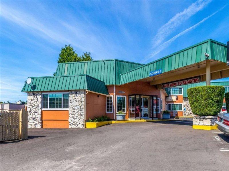Rodeway Inn & Suites Hwy 217 & 26 W Portland Buitenkant foto