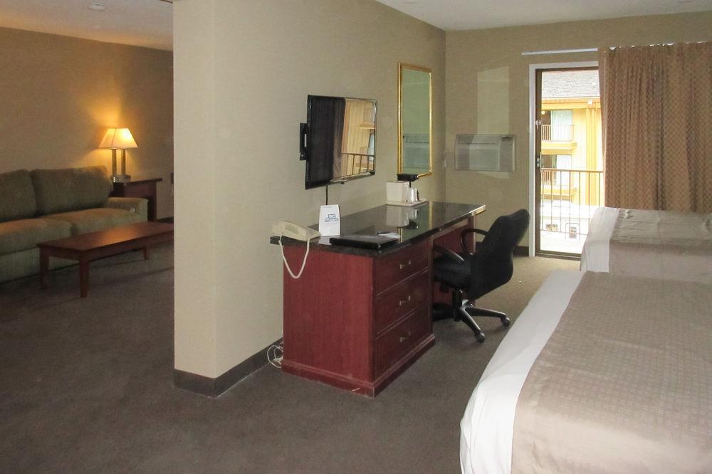 Rodeway Inn & Suites Hwy 217 & 26 W Portland Buitenkant foto