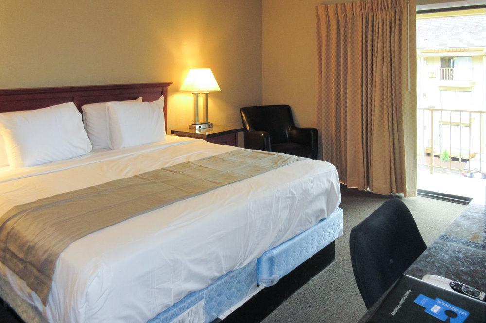 Rodeway Inn & Suites Hwy 217 & 26 W Portland Buitenkant foto