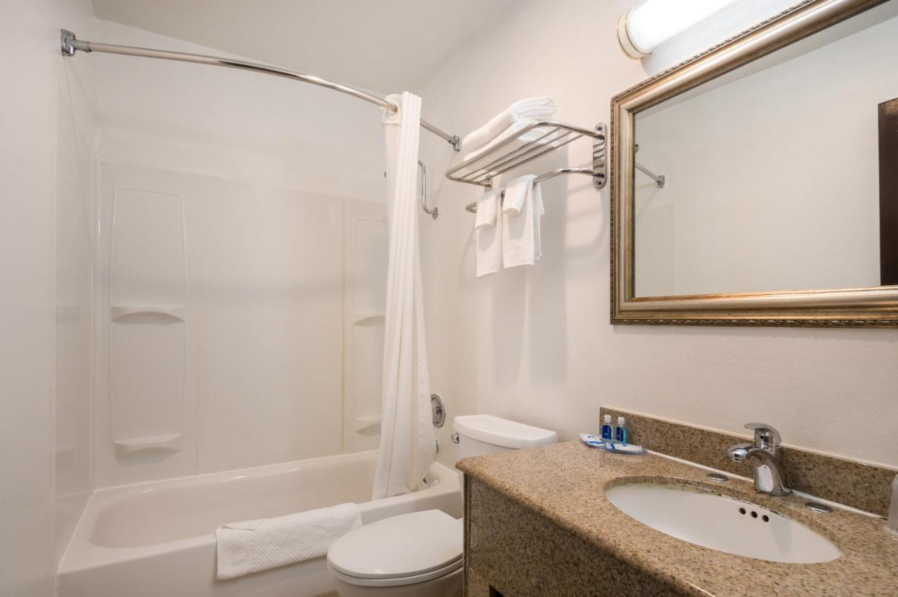 Rodeway Inn & Suites Hwy 217 & 26 W Portland Buitenkant foto